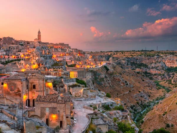 Matera da Bari senza auto e itinerario nei Sassi